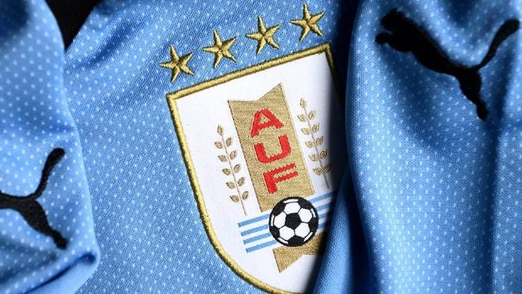 Logo jersey timnas Uruguay. Copyright: © https://rmcsport.bfmtv.com/