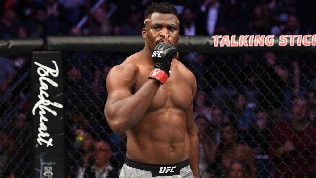 Francis Ngannou sebentar lagi nampaknya pantas disebut sebagai titisan Mike Tyson di dunia MMA karena digembleng secara langsung oleh Teddy Atlas. Copyright: © Josh Hedges/Zuffa LLC/Zuffa LLC via Getty Images