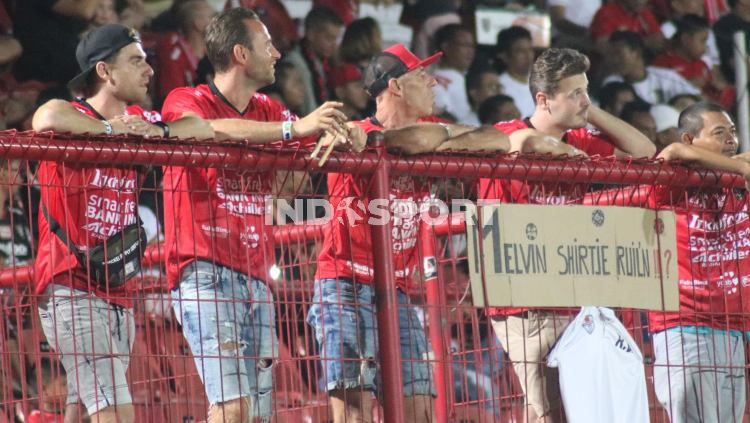 Pandemi virus corona menyebabkan seorang suporter AS Monaco mengungkapkan kerinduannya menyaksikan permainan Bali United di ajang Liga 1 Indonesia. Copyright: © Nofik Lukman Hakim/INDOSPORT