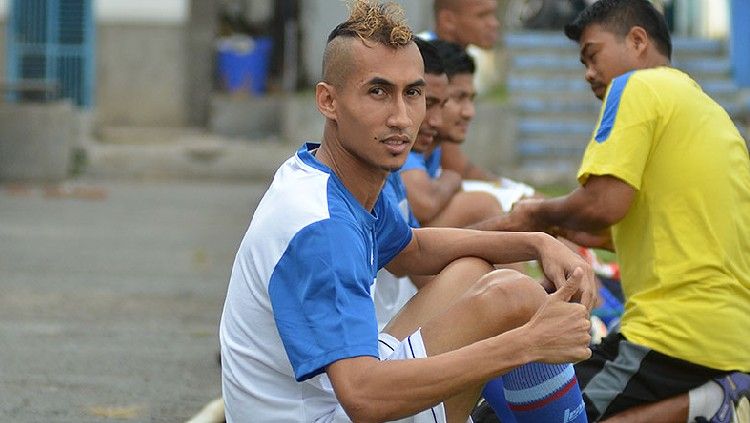 Fahad Al-Dossari, Striker Arab-Thailand yang Hebohkan Liga Indonesia Copyright: © Simamaung/Otto Sya'ban Pramadhan