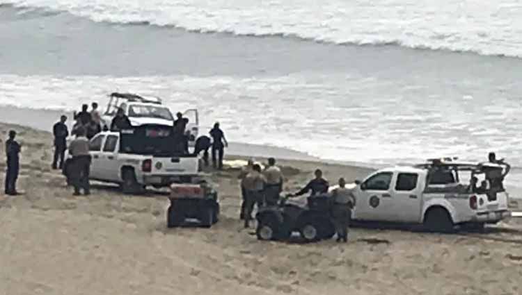 Kabar duka datang dari dunia selancar, setelah peselancar asal Amerika Serikat, Ben Kelly meninggal dunia akibat gigitan hiu pada akhir pekan lalu. Copyright: &copy; mercurynews