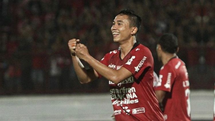 Jelang duel di BRI Liga 1 2021/2022, bek Bali United Ricky Fajrin sebut timnya dalam kondisi bagus, seraya memuji penyerang Arema FC, Carlos Fortes. Copyright: © baliutd.com
