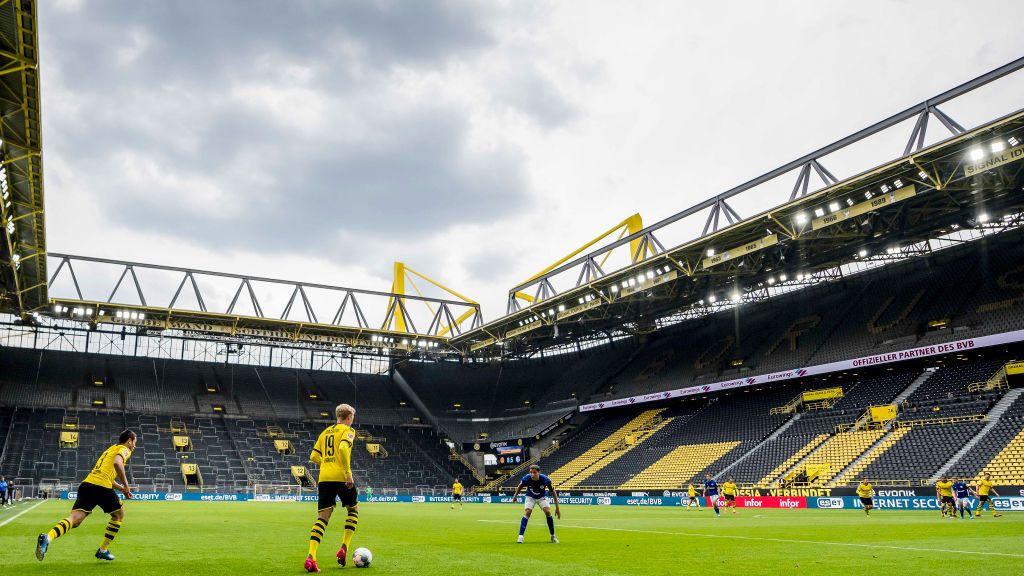 Laga Bundesliga Jerman antara Borussia Dortmund vs Schalke 04 tanpa dihadiri penonton Copyright: © Alexandre Simoes/Borussia Dortmund via Getty Images