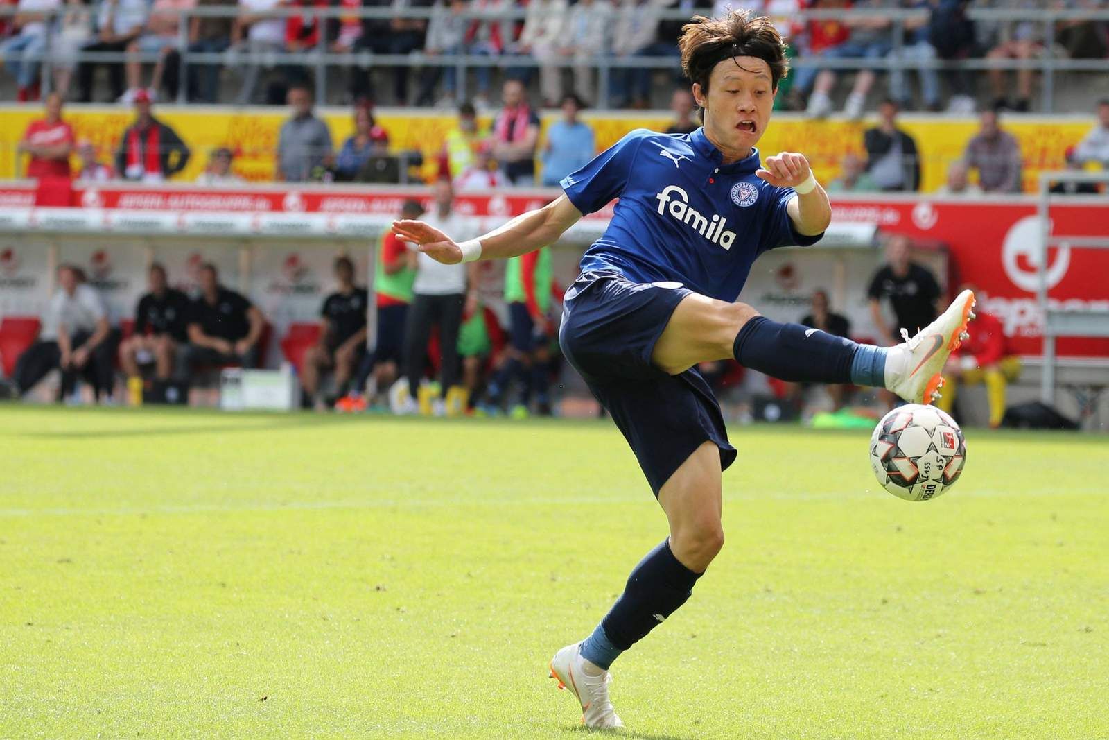 Mengenal sosok Lee Jae-sung, arang Asia yang menjadi pencetak gol pertama di Liga Jerman usai kembali bergulir pasca pandemi Corona. Copyright: &copy; liga-zwei.de/imago/Schreyer