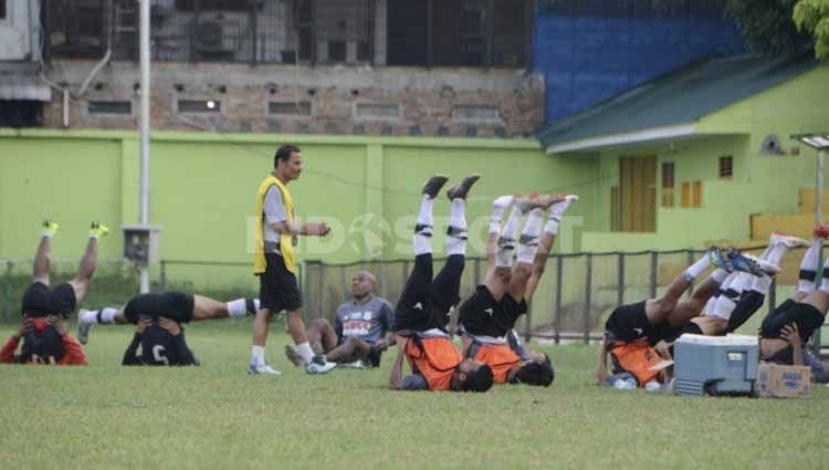 Klub Liga 2 2020, PSMS Medan, berwacana kembali menggelar latihan tim setelah sempat diliburkan akhir Maret karena pandemi virus corona. Copyright: © Aldi Aulia Anwar/INDOSPORT