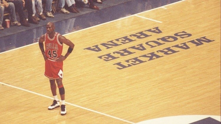Michael Jordan adalah salah satu pebasket terbaik yang pernah ada sepanjang masa. Sampai saat ini, dirinya masih dipandang sebagai ikon NBA. Copyright: © All Sport/GettyImages