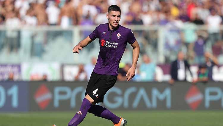 Napoli siap saingi AC Milan dan Juventus dalam mendapatkan kontrak pemain Fiorentina, Nikola Milenkovic. Copyright: © Getty images