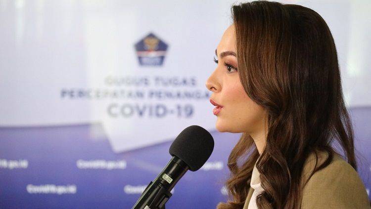 Dokter cantik, Reisa Broto Asmoro, menjadi sorotan berkat jabatan Jubir Gugus Tugas Covid-19 Indonesia. Copyright: &copy; Humas BNPB/Ignatius Toto Satrio