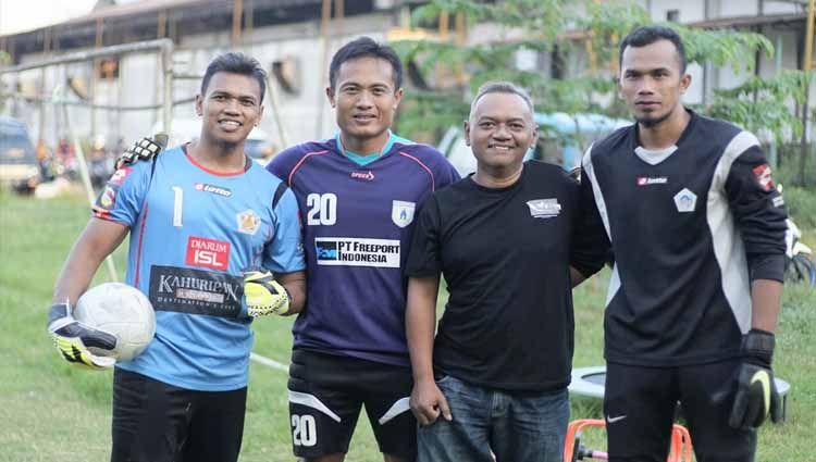 Empat pesepakbola asal Malang Raya mengapungkan keinginan kuat untuk mencetak sejumlah kiper hebat  melalui sekolah sepak bola bernama GSI Copyright: © Dok. GSI