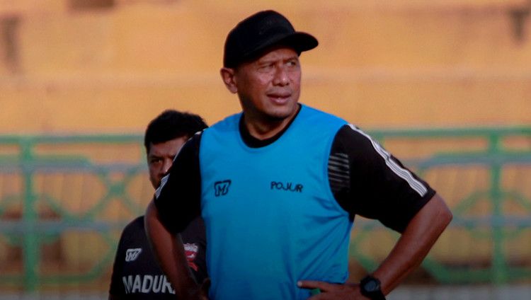 Kepala pelatih dan manajer Madura United Rahmad Darmawan. Copyright: © maduraunitedfc.com
