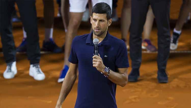Novak Djokovic dari Serbia saat menyampaikan keterangan pada akhir pertandingan final pada hari ke-3 Tour Adria, 2020 di Belgrade, Serbia. Copyright: © Nikola Krstic/MB Media/Getty Images
