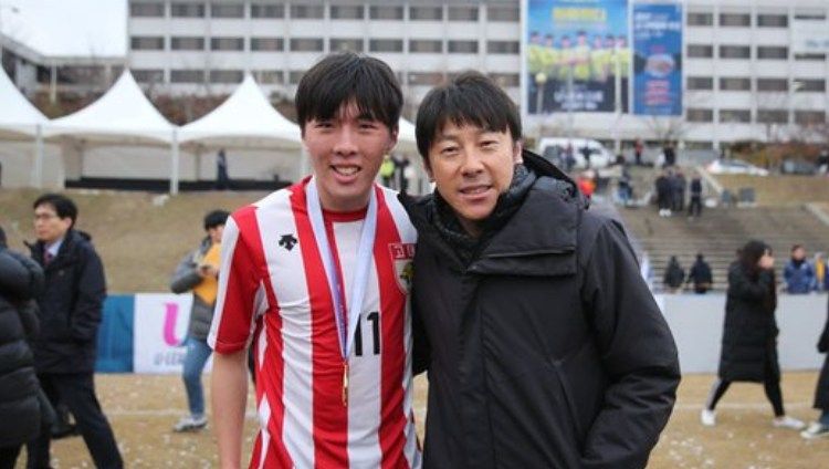 Shin Jae-won (kiri) dan Shin Tae-yong (kanan). Copyright: © News Joins/Asosiasi Sepak Bola Korea Selatan