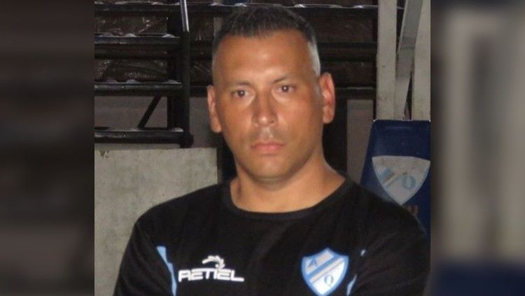 Pelatih sepak bola asal Argentina, Carlos Alberto Gomez. Copyright: © Dok Pribadi