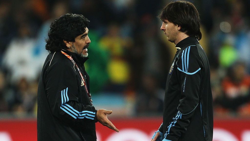 Diego Maradona dan Lionel Messi di Piala Dunia 2010 Copyright: © Alex Livesey - FIFA/FIFA via Getty Images