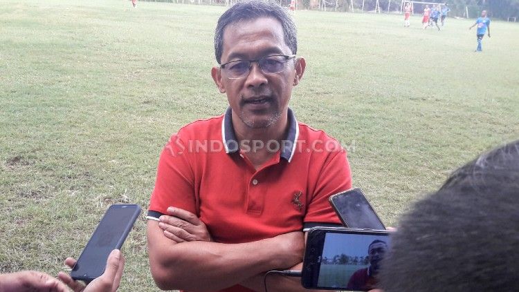 Aji Santoso mengatakan mengikuti ketentuan yang sudah dikeluarkan manajemen soal Persebaya Surabaya yang menolak Liga 1 2020 dilanjutkan. Copyright: © Ian Setiawan/INDOSPORT