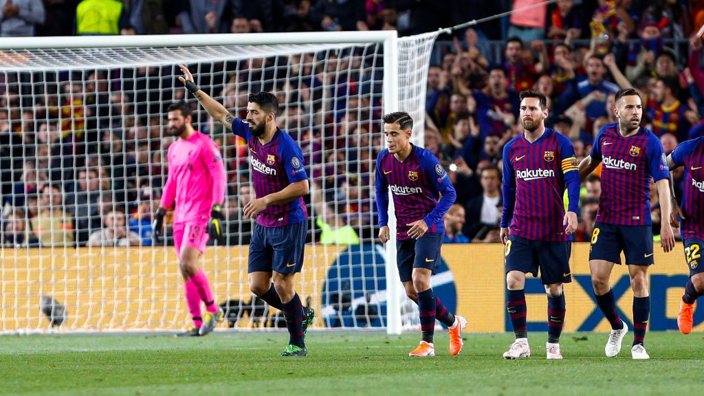 Selebrasi Luis Suarez usai mencetak gol di Liga Champions pada laga Barcelona vs Liverpool Copyright: © Mikel Trigueros / Urbanandsport / NurPhoto via Getty Images