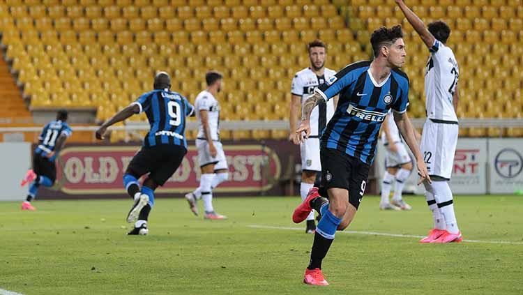 Sempat tertinggal dari tuan rumah Parma, Inter Milan membalikkan keadaan dan meraih kemenangan dalam lanjutan pekan ke-28 Serie A Italia, Senin (29/06/20). Copyright: &copy; Getty images
