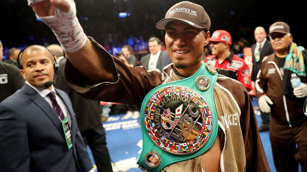 Mikey Garcia dengan sabuk gelar juara kelas WBC Copyright: © Elsa/Getty Images