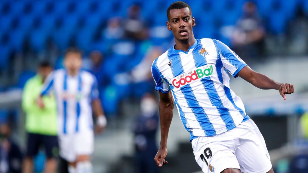 Alexander Isak, bintang Real Sociedad yang jadi incaran Manchester United Copyright: © David S. Bustamante/Soccrates/Getty Images