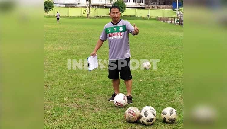 Pelatih kepala PSMS Medan di Liga 2 2020, Philep Hansen, telah bergabung dengan tim di Medan sejak Senin (6/7/20) kemarin. Copyright: © Aldi Aulia Anwar/INDOSPORT