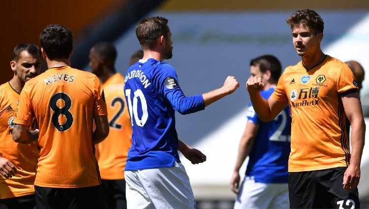 Rekap Pertandingan Liga Inggris Wolves Dekati Mu Spur Salip Arsenal Indosport