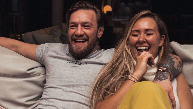 Conor McGregor merayakan ulang tahunnya bersama sang istri. Copyright: © Instagram/Conor McGregor