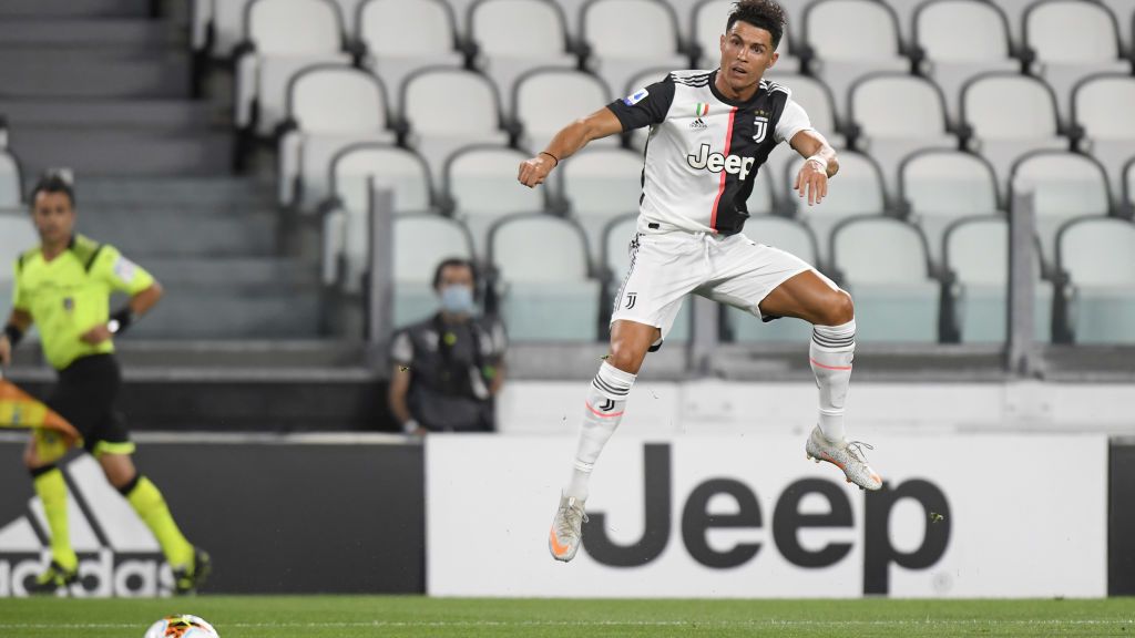 Cristiano Ronaldo kembali menorehkan rekor apik usai mencetak 2 gol bagi Juventus ke gawang Lazio. Copyright: © Filippo Alfero - Juventus FC/Juventus FC via Getty Images