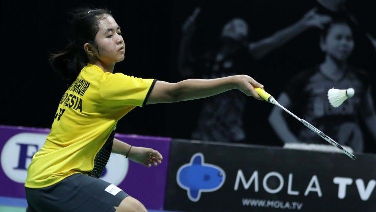 Asty Dwi Widyaningrum mengaku tak gentar meski harus berhadapan dengan Putri Kusuma Wardani atau Fitriani di semifinal Mola TV PBSI Home Tournament. Copyright: © Badminton Indonesia