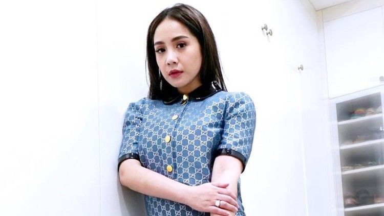 Nagita Slavina Mengaku Masih Belajar Sepeda dengan Anaknya Nagita Slavina Mengaku Masih Belajar Sepeda dengan Anaknya