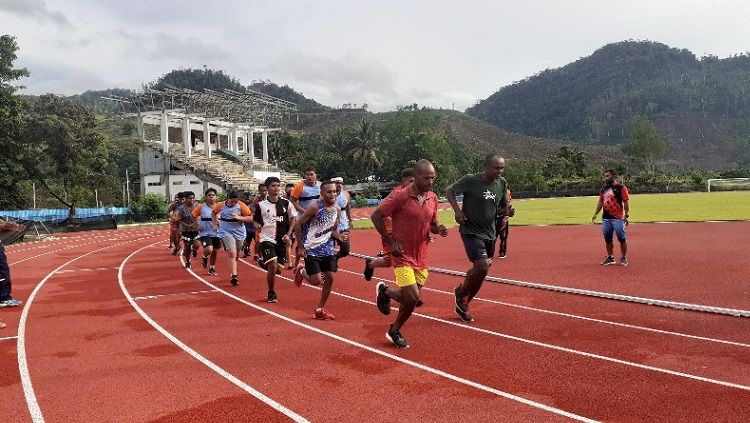 Atlet NPC Papua saat berlatih di Lapangan Mahachandra Uncen. Copyright: © Sudjarwo/INDOSPORT