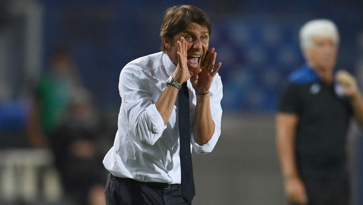 Mengakhiri musim sebagai runner-up Serie A Italia, pelatih Inter Milan Antonio Conte menyatakan jika dirinya tidak menerima dukungan dari manajemen klub. Copyright: © Claudio Villa - Inter/Inter via Getty Images