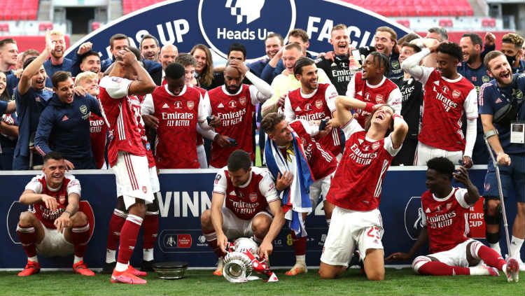 Aubameyang Jatuhkan Trofi Piala FA, Ini Respon Nyeleneh Arteta Copyright: © Catherine Ivill/Getty Images