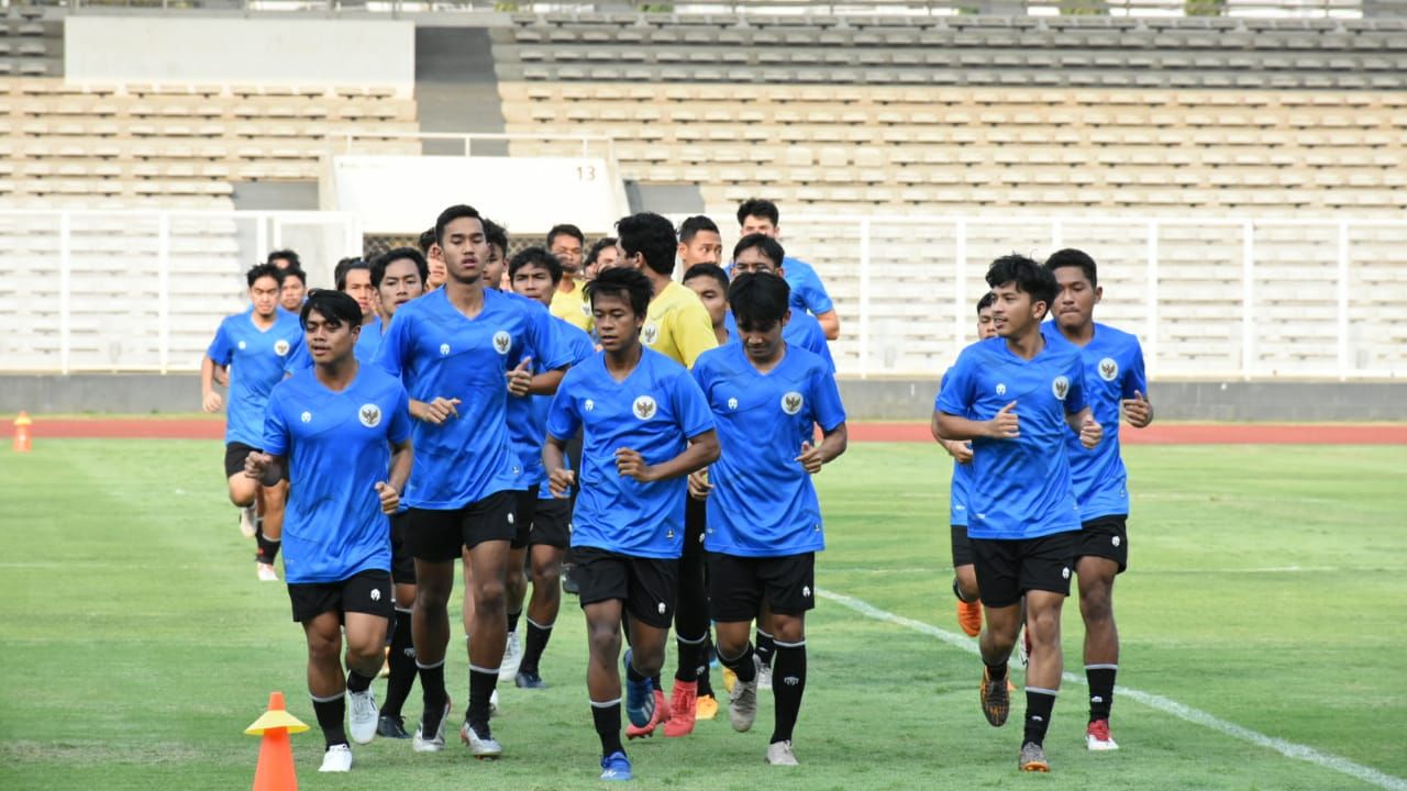 Latihan perdana Timnas Indonesia U-19. Copyright: © PSSI