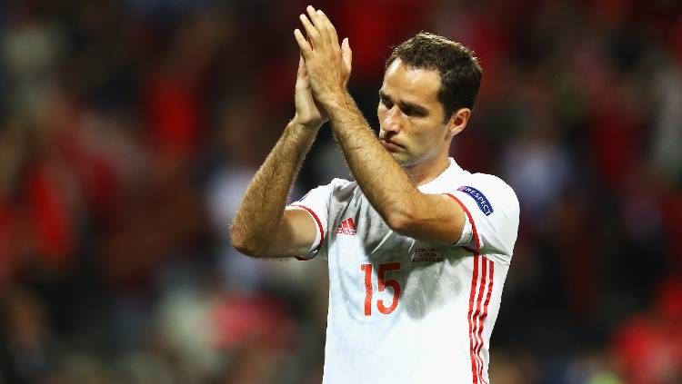 Mantan kapten Timnas Rusia, Roman Shirokov, telah membuat wasit terluka dalam serangan brutal yang terjadi dalam sebuah turnamen lokal, Senin (10/08/20). Copyright: © Dean Mouhtaropoulos/Getty Images