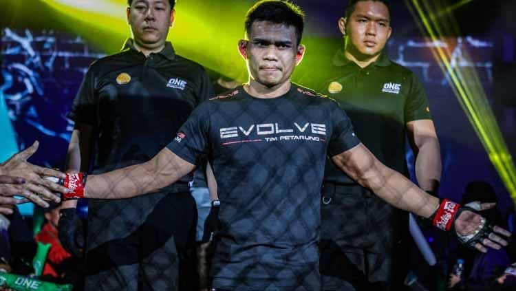 Petarung ONE Championship, Eko Roni Saputra, diaspora harapan bangsa yang sedang menempa kemampuan bela diri di Evolve MMA, Singapura. Copyright: © ONE Championship