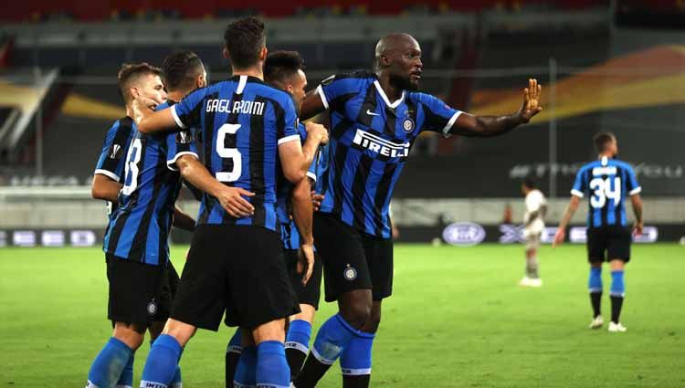 Inter Milan berhasil ‘menyihir’ Shakhtar Donetsk menjadi tim kacangan usai mereka membantai raksasa Liga Ukraina itu dengan skor telak 5-0. Copyright: © Lars Baron/Getty Images