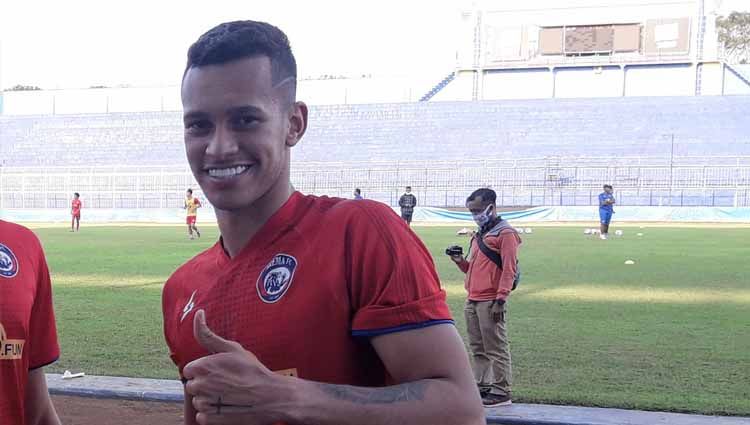 Arema FC meresmikan status dua pemain asing berusia muda asal Brasil sebagai bagian dari anggota tim dalam lanjutan kompetisi Liga 1 2020. Copyright: © Ian Setiawan/INDOSPORT