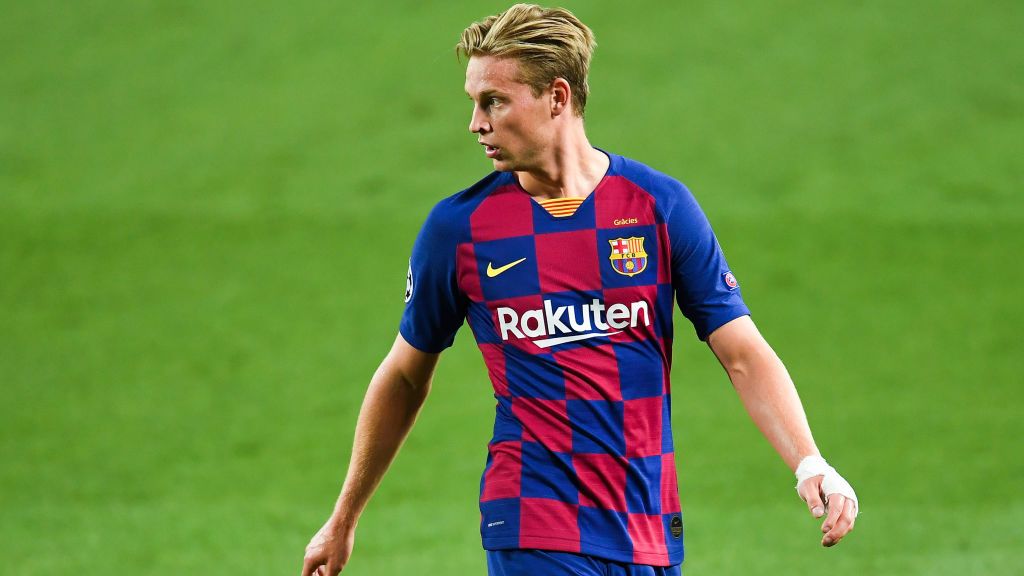 Erik ten Hag harus mengubur keinginannya untuk reuni dengan Frenkie de Jong di Manchester United. Pasalnya, meski siap angkat kaki dari Camp Nou namun gelandang Barcelona itu minta syarat yang sulit dipenuhi Setan Merah. Copyright: © David Ramos/Getty Images