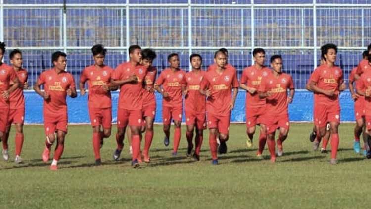 Skuat Arema FC saat menggelar latihan. Copyright: © Ian Setiawan/INDOSPORT