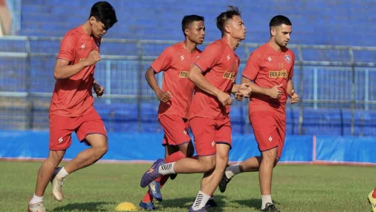 Latihan Arema sebagai persiapan menuju lanjutan Liga 1 2020. Copyright: © Ian Setiawan/INDOSPORT