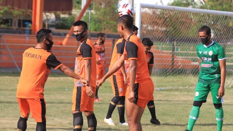 Klub promosi Liga 1 2020, Persiraja Banda Aceh, menggelar laga uji coba menghadapi tim PON Aceh pada Sabtu (12/9/20) sore. Copyright: © Media Officer Persiraja