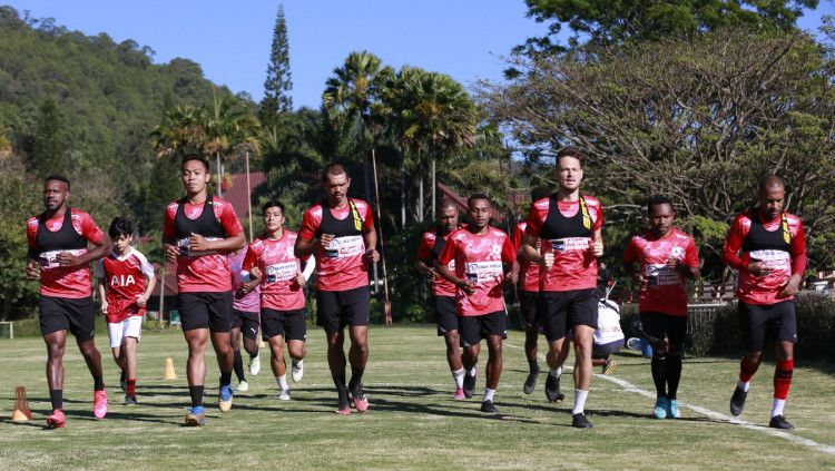 Skuac Persipura Jayapura saat menjalani latihan. Copyright: © Media Officer Persipura