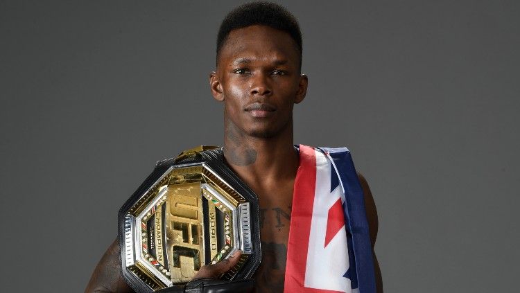 Menjadi raja tak terkalahkan di divisi kelas menengah membuat Israel Adesanya merasa memiliki kesamaan dengan eks petarung terbaik UFC. Copyright: © Mike Roach/Zuffa LLC