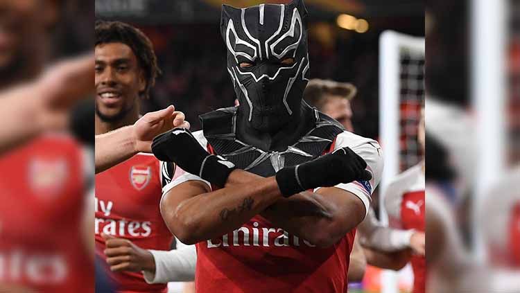 Sejumlah atlet seperti bintang Arsenal, Pierre-Emerick Aubameyang, terinspirasi tokoh Black Panther yang dibintangi aktor Chadwick Boseman. Copyright: © Getty images