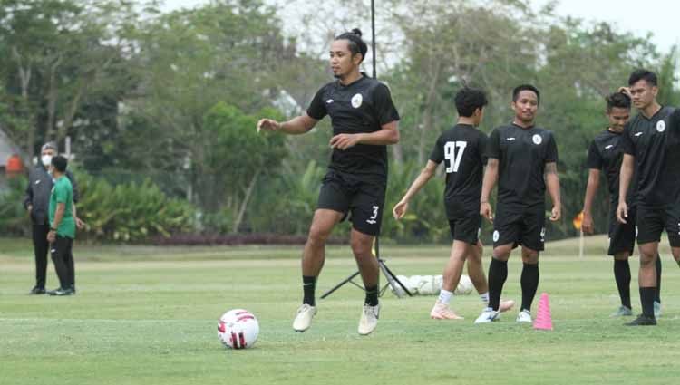 Tim pelatih fisik punya tugas mengembalikan performa para pemain Super Elang Jawa. Copyright: &copy; Media PSS Sleman