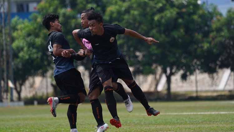 Latihan tim Persija Jakarta sebagai persiapan Liga 1 2020. Copyright: © khairul imam/persija
