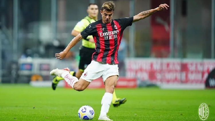 Gelandang serang AC Milan, Daniel Maldini selangkah lagi bakal hengkanng ke rival Liga Italia mereka, Hellas Verona, sebagai pemain pinjaman. Copyright: © acmilan.com