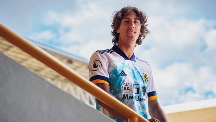 Wolverhampton Wanderers resmi menjadikan Fabio Silva, wonderkid Portugal yang disebut The Next Cristiano Ronaldo, sebagai pembelian termahal sepanjang sejarah. Copyright: © Twitter/@Wolves