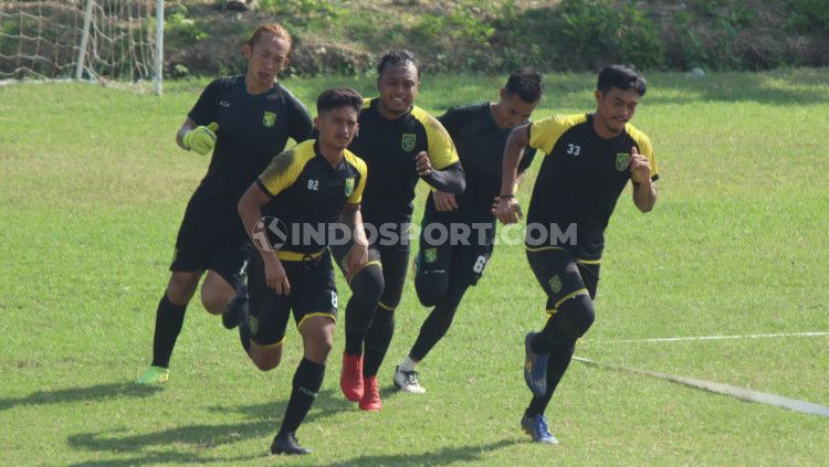 Buktinya klub Liga 2 asal Kabupaten Gresik, Putra Sinar Giri (PSG) tengah berburu pemain untuk melengkapi skuat. Copyright: © Fitra Herdian/INDOSPORT