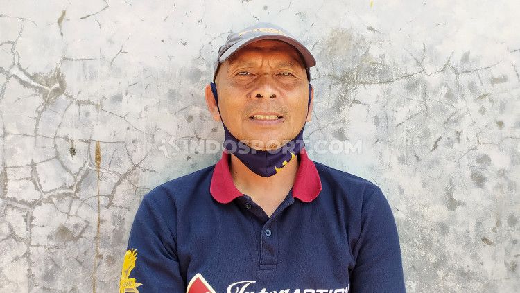 Legenda Persib Bandung, Dede Iskandar saat ditemui INDOSPORT.COM. Copyright: © Arif Rahman/INDOSPORT